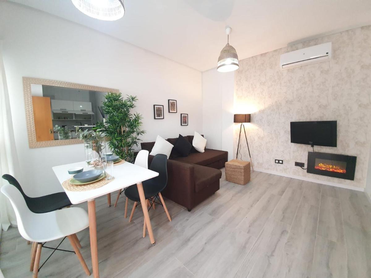 מאלגה Apartamentos Alamos מראה חיצוני תמונה